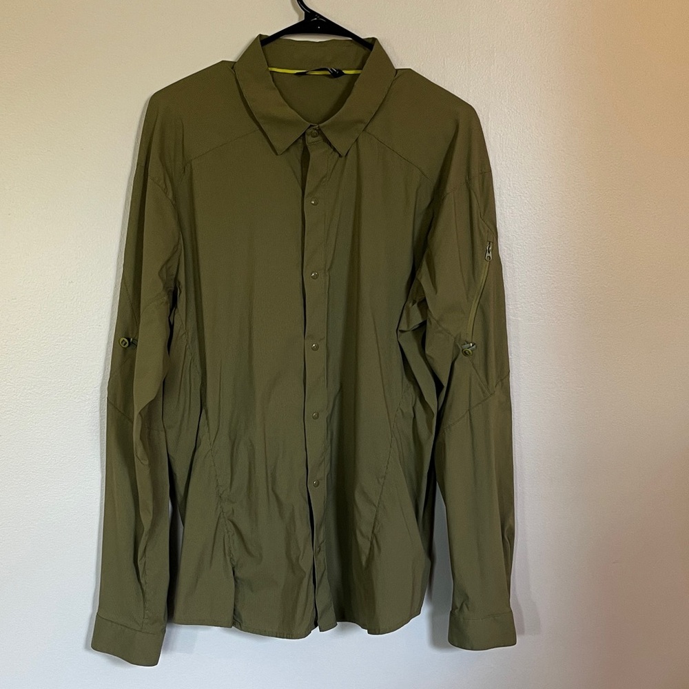 Men's Arc’teryx Green Button-Up Shirt